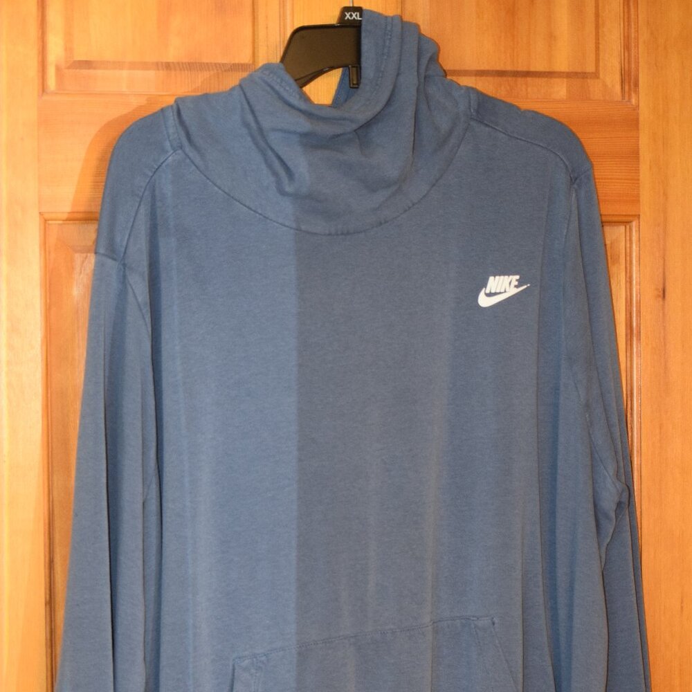 Women's Nike blue sweat shirt